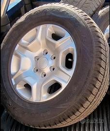 Pneumatici Goodyear 265/65 + Cerchi in Lega da 17"