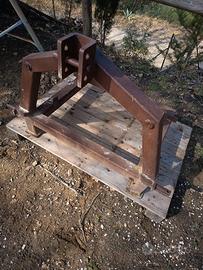 Forca posteriore a tre punti per trattore 