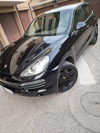 porsche cayenne S  hybrid 
