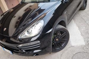 porsche cayenne S  hybrid 