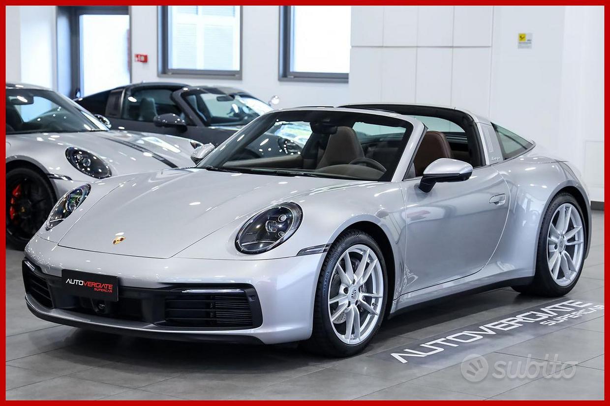 PORSCHE 911 (992)
