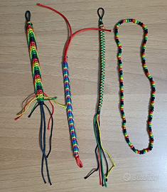 Collana di perline e 3 braccialetti dell'amicizia