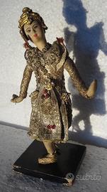 Statua asiatica in pannolenci panno /195