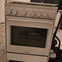 Cucina SMEG 4 fuochi con forno elettrico 