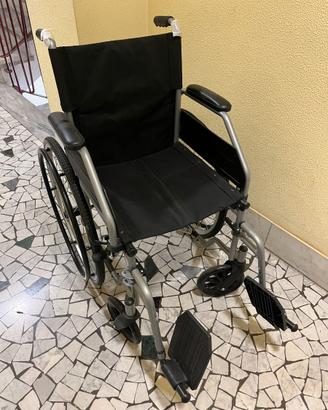 sedia a rotelle/carrozzina pieghevole