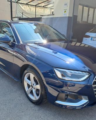 Audi A4 30 TDI/136 CV S tronic Business Advanced