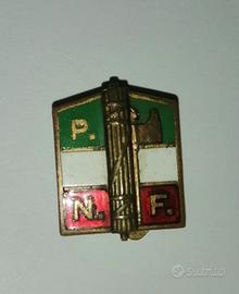 Distintivo PNF da bavero