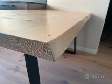 Tavolo in legno massello