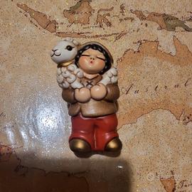 thun presepe classico pastore in piedi con pecora