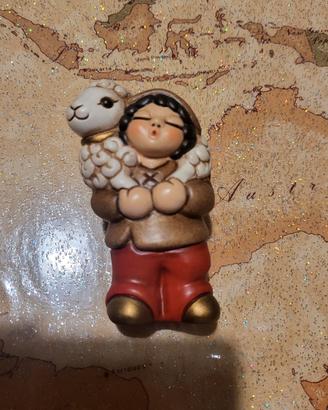 thun presepe classico pastore in piedi con pecora