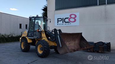 Pala gommata New Holland W80TC