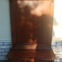 Cassapanca con appendiabiti.