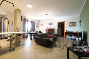 5 LOCALI A MOSCIANO SANT'ANGELO