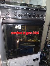 cucina a gas via conte Federico zona brancaccio 14