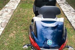 Scooter Piaggio MP 300  