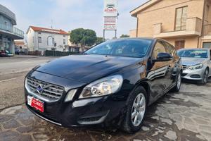 Volvo V60 D2 1.6 R-design Momentum