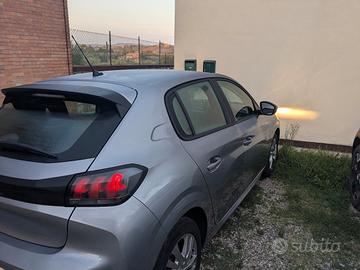 Peugeot 208 del 2020 con 53.000 km