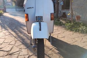 Vespa p 200 e