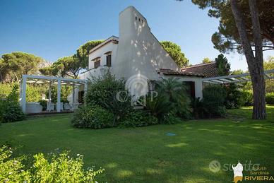 Is Morus, Villa con giardino a pochi passi dal mar