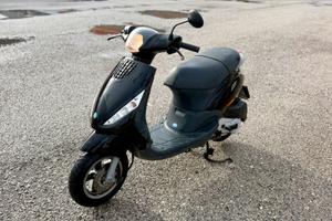 Piaggio zip 50 guidabile 14 anni omologato 2 posti