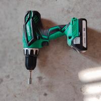 Avvitatore a batteria senza caricatore 