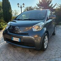 Toyota iq