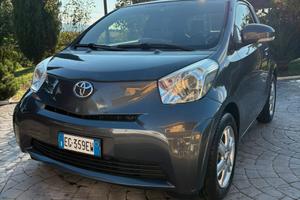 Toyota iq