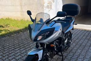 Moto Yamaha FZ6 Fazer 600