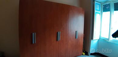 armadio impiallacciato color noce smontato