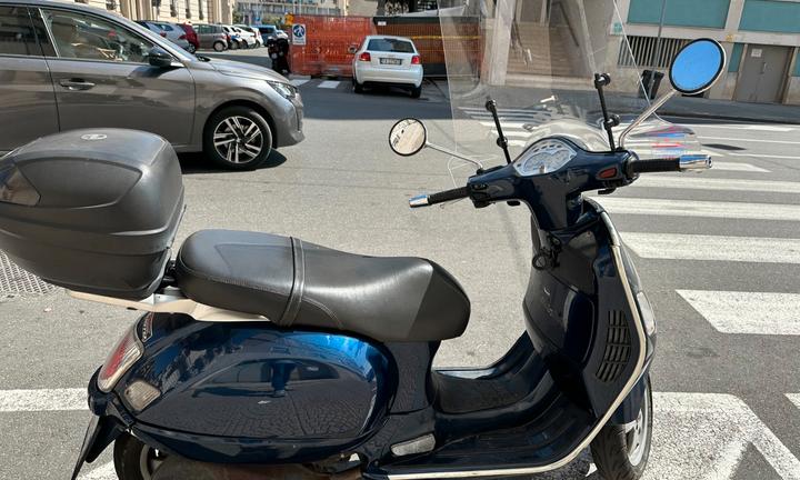 Vespa 125 GTS del 2006 in buone condizioni