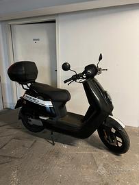 Scooter elettrico NIU