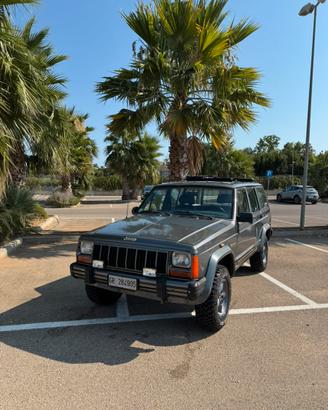Jeep Cherokee 2.1 td
