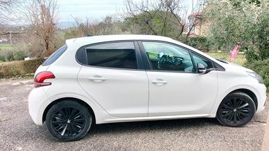 PEUGEOT 208 ANNO 2018