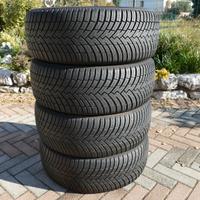 gomme Pirelli 205\55\16 M+S Quattro Stagioni