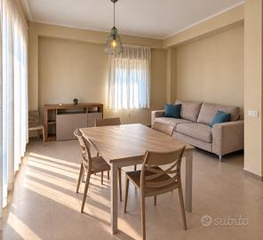 Bivani centralissimo con terrazza