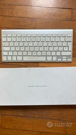 Tastiera originale Apple ( alimentata a pile)