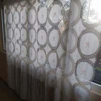 Tenda fatta e ricamata a mano 