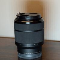 Obiettivo sony FE 28-70mm f/3.5-5.6 OSS