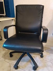 Poltrona Antropovarius Frau Porsche per affaristi 