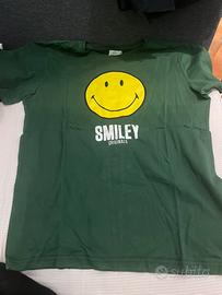 Maglia verde con smile gialla