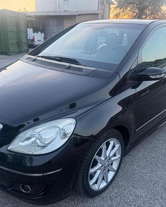 MERCEDES-BENZ B 180 CDI Sport