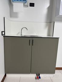 Mobile lavello professionale con comando acqua