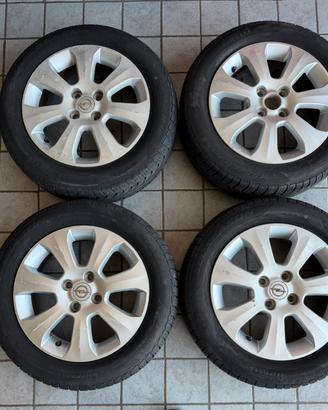 Cerchi in lega Opel Agila+pneumatici Pirelli R15