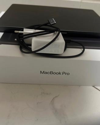 macbook pro M4 2024 14 pollici