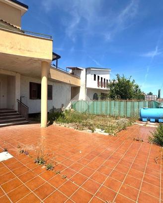 3 LOCALI A CASTEL VOLTURNO