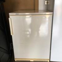 Congelatore verticale 140 lt