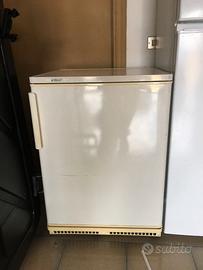 Congelatore verticale 140 lt