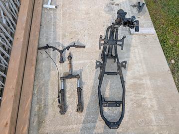 Telaio manubrio forcella Aprilia SR 50