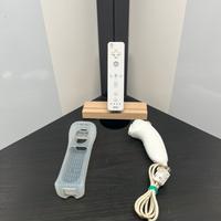 Wii Remote + Wii Nunchuk