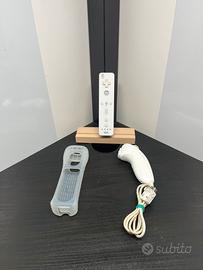 Wii Remote + Wii Nunchuk